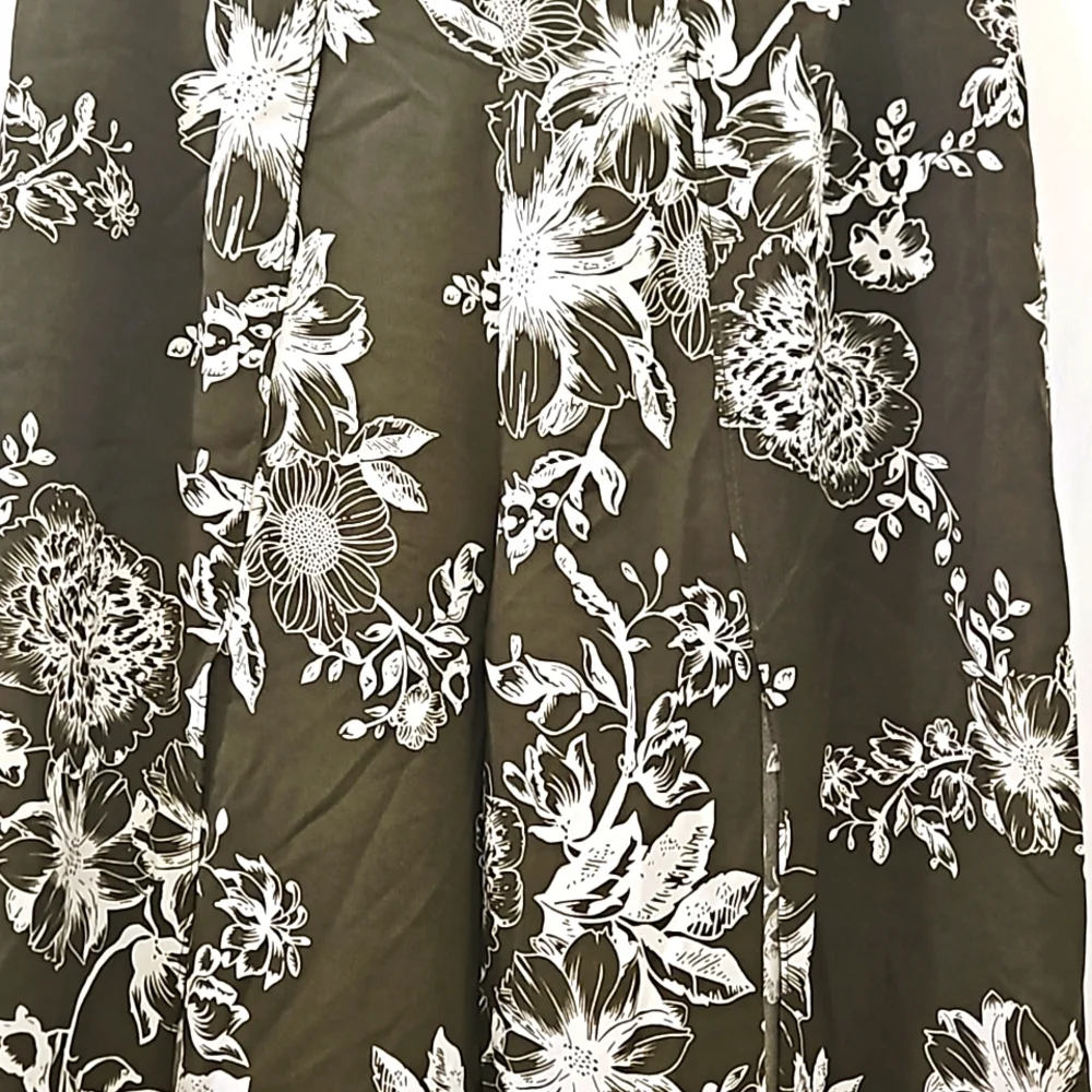 The Sang Olive Green & White Floral Front Slit Wide Leg Pants – Size Small - Picture 5 of 10